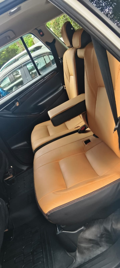 Toyota Innova Crysta view 5