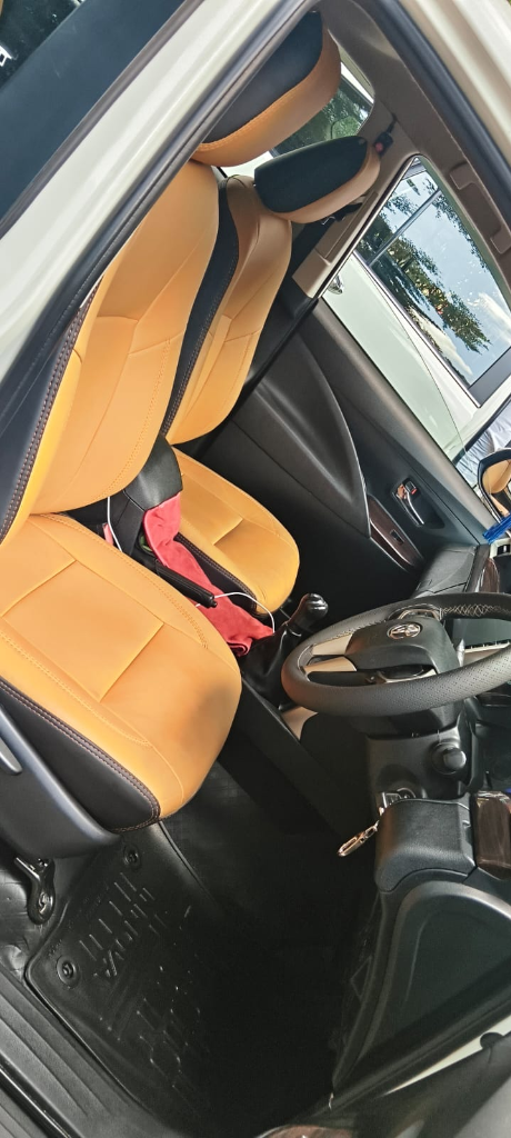 Toyota Innova Crysta view 4