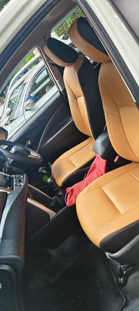 Toyota Innova Crysta view 2