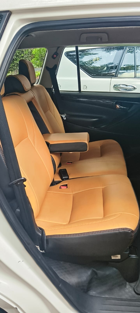 Toyota Innova Crysta view 6