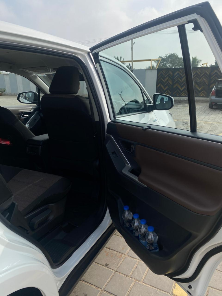 Toyota Innova Hycross Hybrid view 5